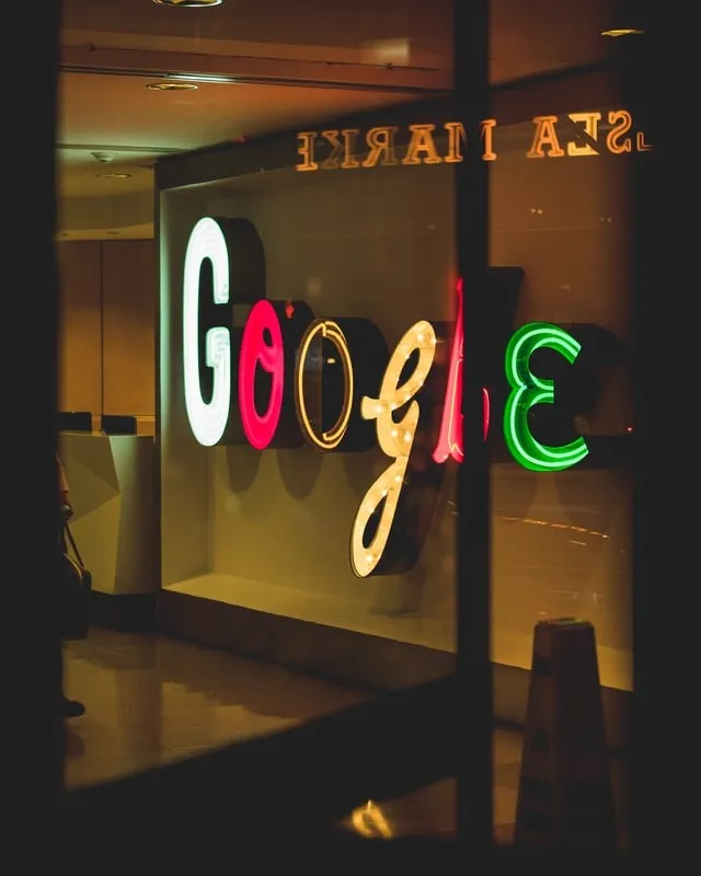 Google i neon